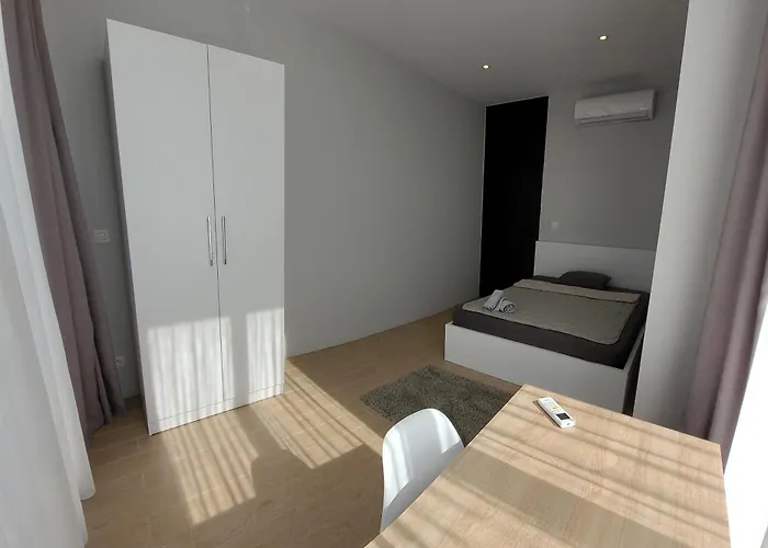 别墅 Cubi 地拉那